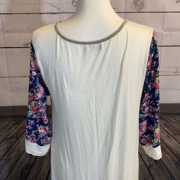 Ampersand Avenue Top Tunic Womens XL Gray Floral Crew Stretch Cottage - Picture 6 of 11